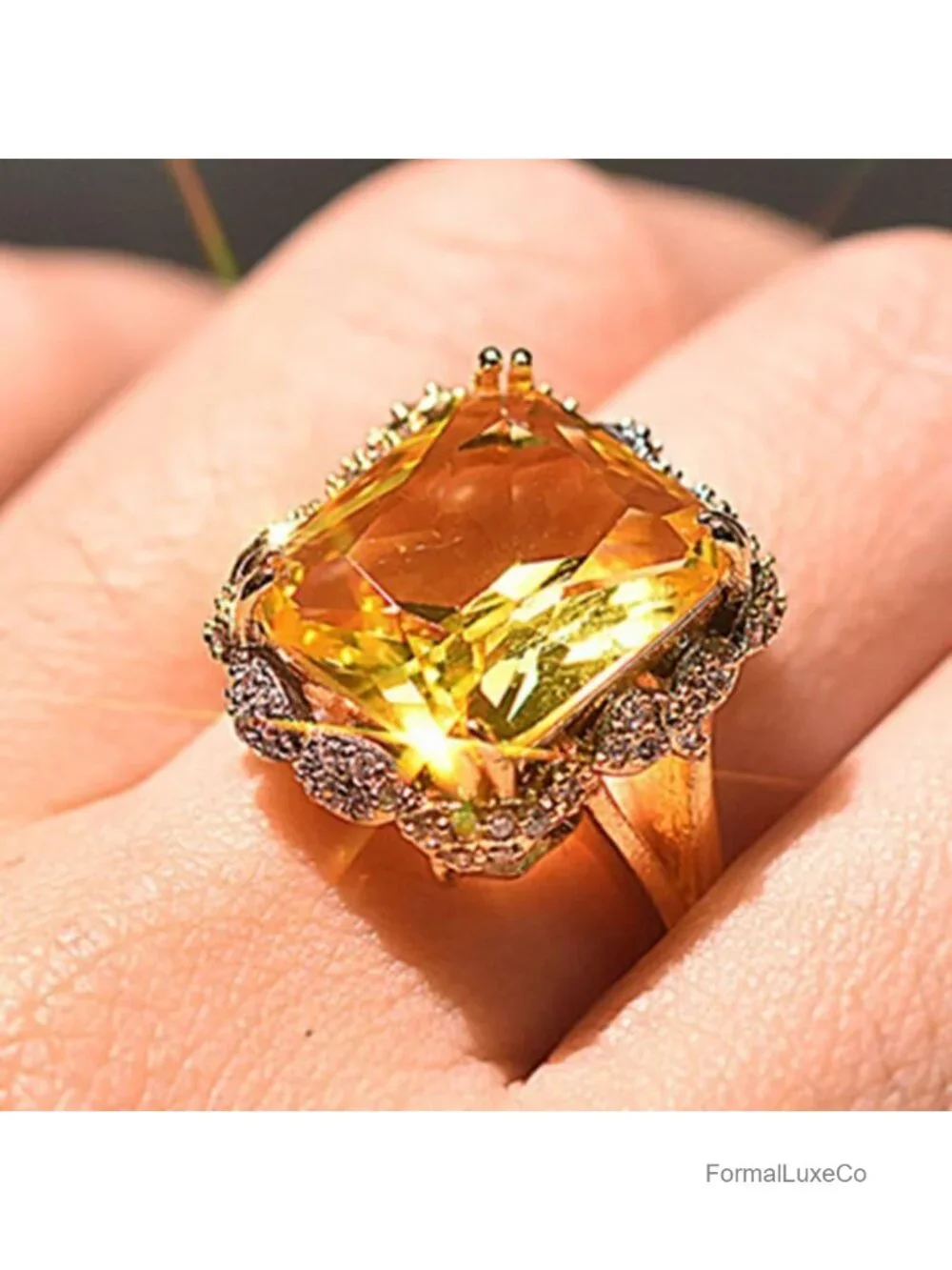Oversized Champagne Square Zircon Ring Gold-Plated Statement Cocktail Ring Size